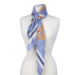 Carré toucher soie à fleurs et papillons liseré bleu ciel 90x90cm TORRENTE