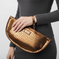 Pochette façon croco avec dragonne 27x12x6cm Femme O BAG